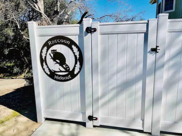 Raccoon Hideout Hot Tub Bbq Arcade Darts Oakhurst Exterior foto